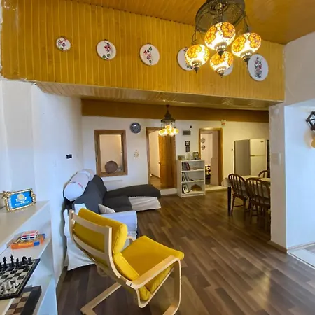 House In Perfect Location Lejlighed *