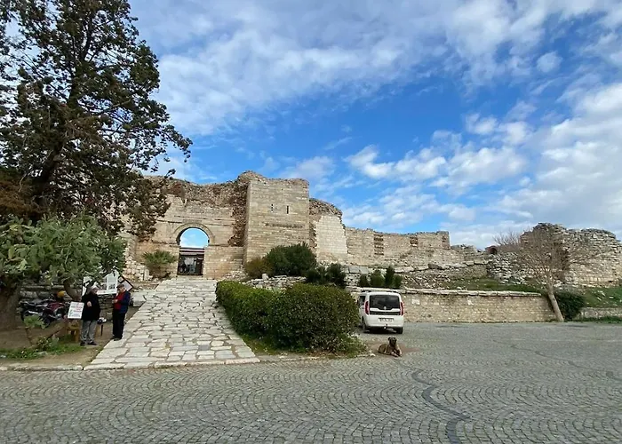 House In Perfect Location Apartament